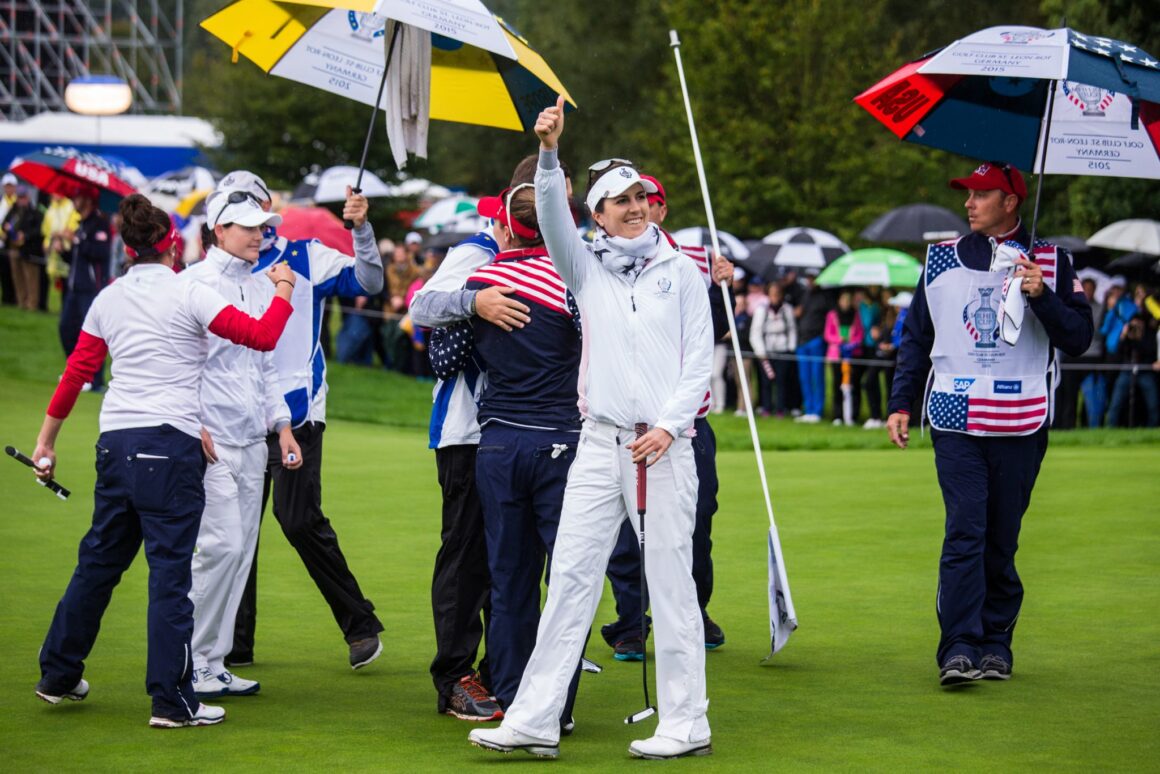 Sandra Gal right thanks the gallery on the 18th Solheim Cup 2015 1MG -