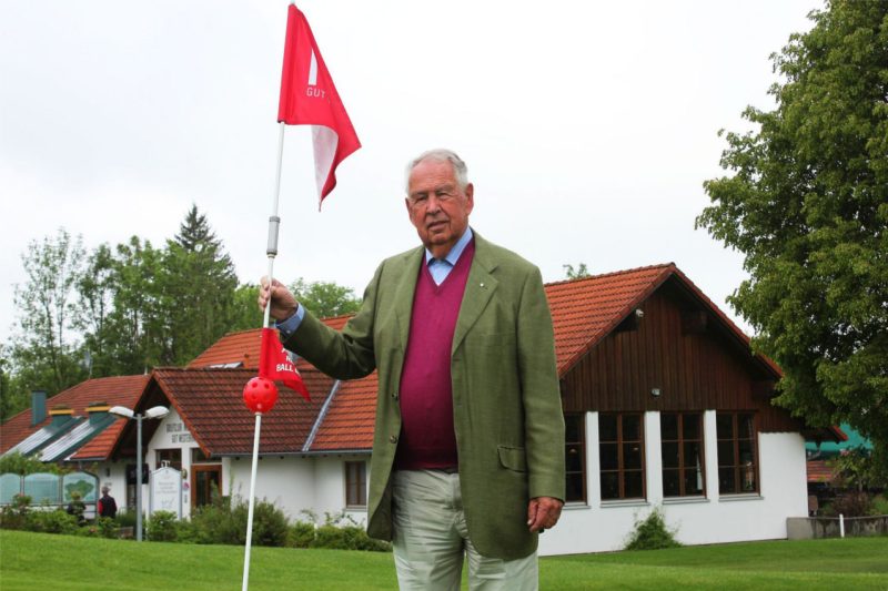 Unser Bild zeigt ihn auf der 27-Loch-Golfanlage auf Gut Westerhart.