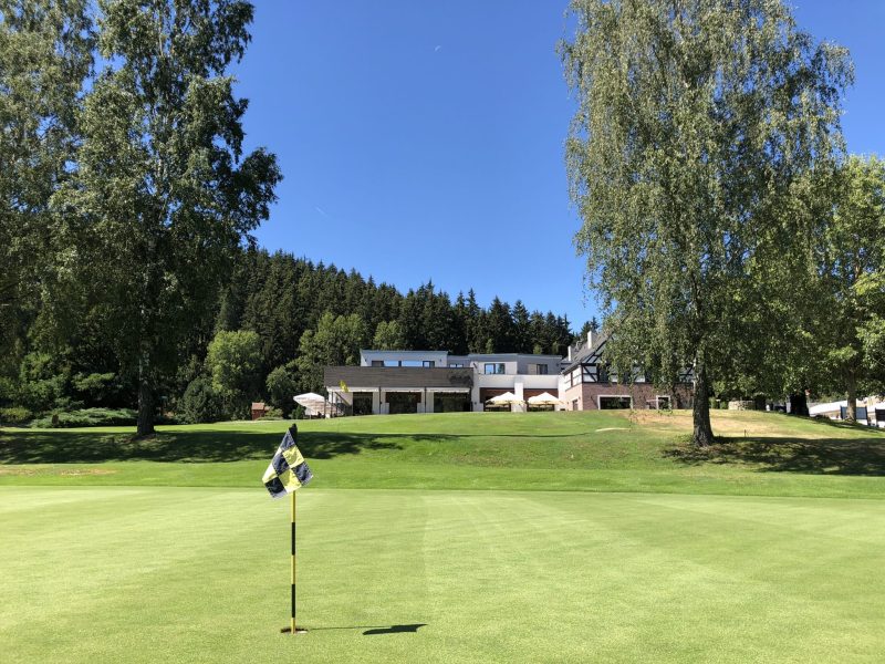 Das Golf Resort Cihelny lockt auch viele Wellness Fans an. -