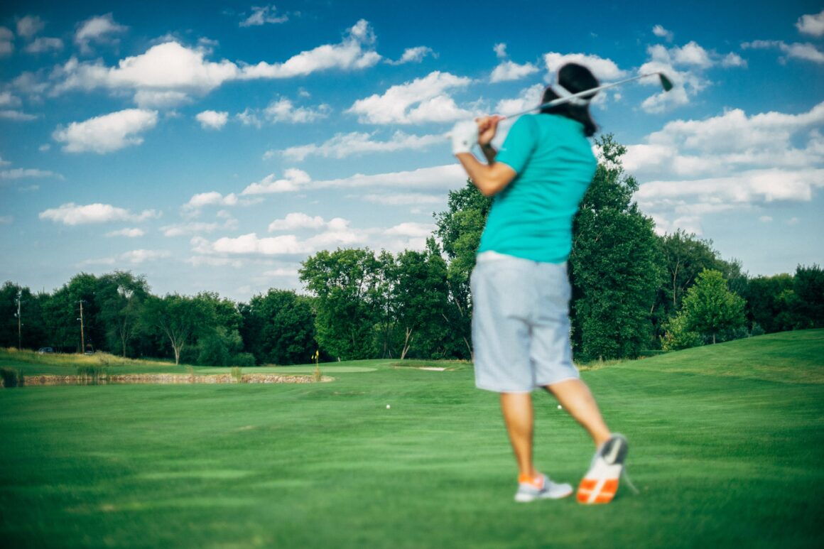 Golfer vor dem Grün.