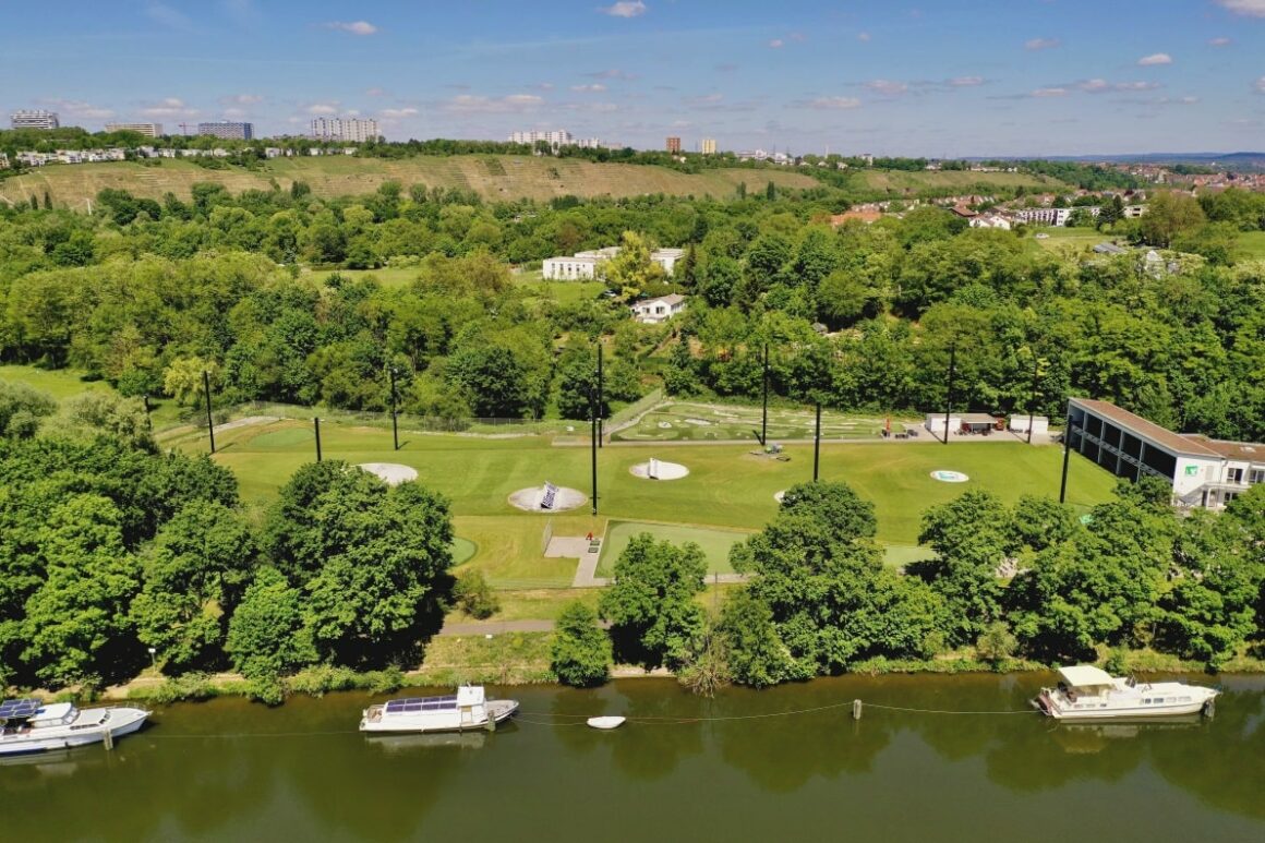 CITYGOLF STUTTGART Golfübungsanlage am Neckar 1190 min -