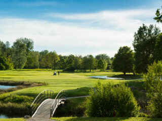 Die Landschaft auf der Anlage des Golf-Club Olching