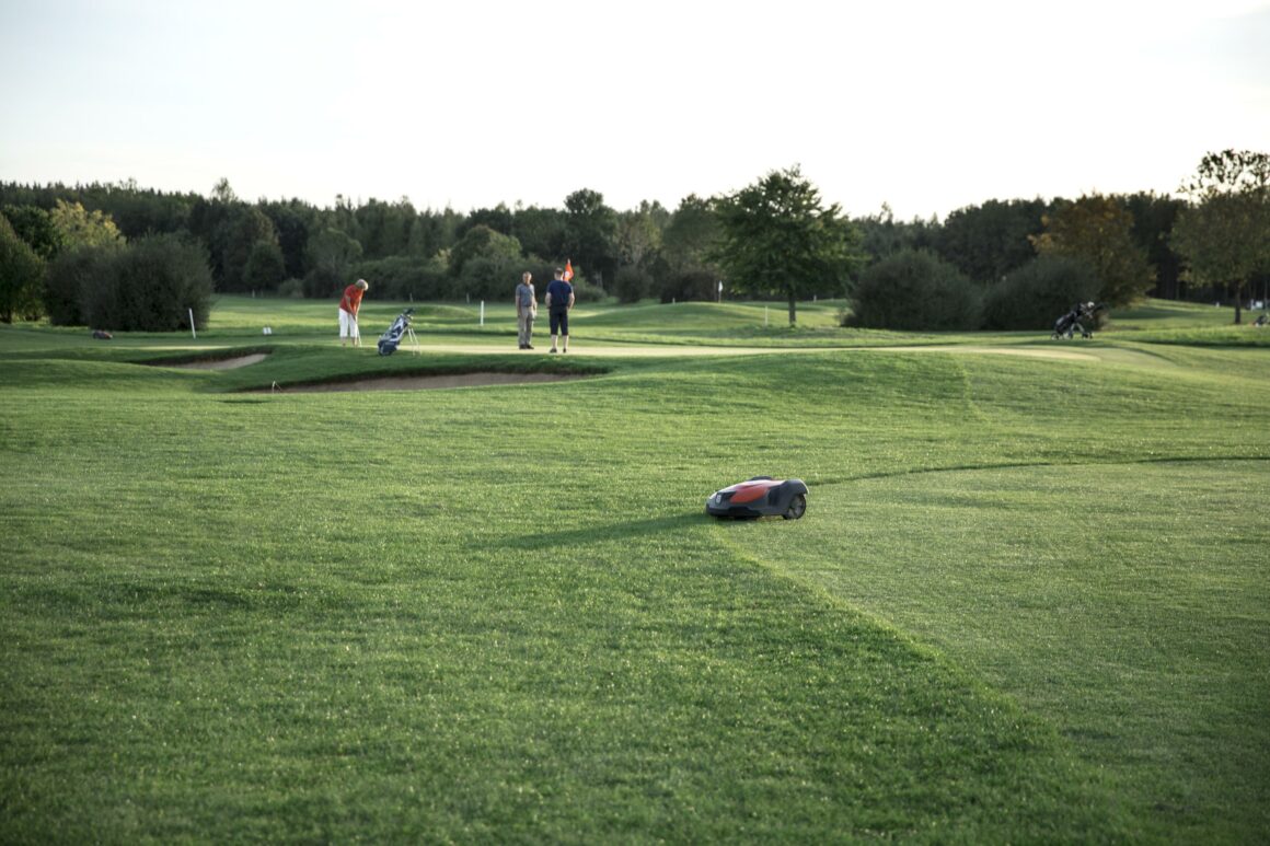 Mähroboter für den Golfplatz