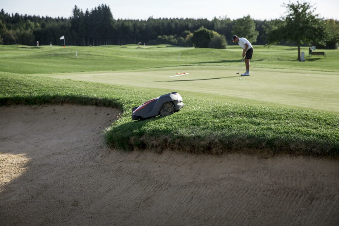 Mähroboter für den Golfplatz