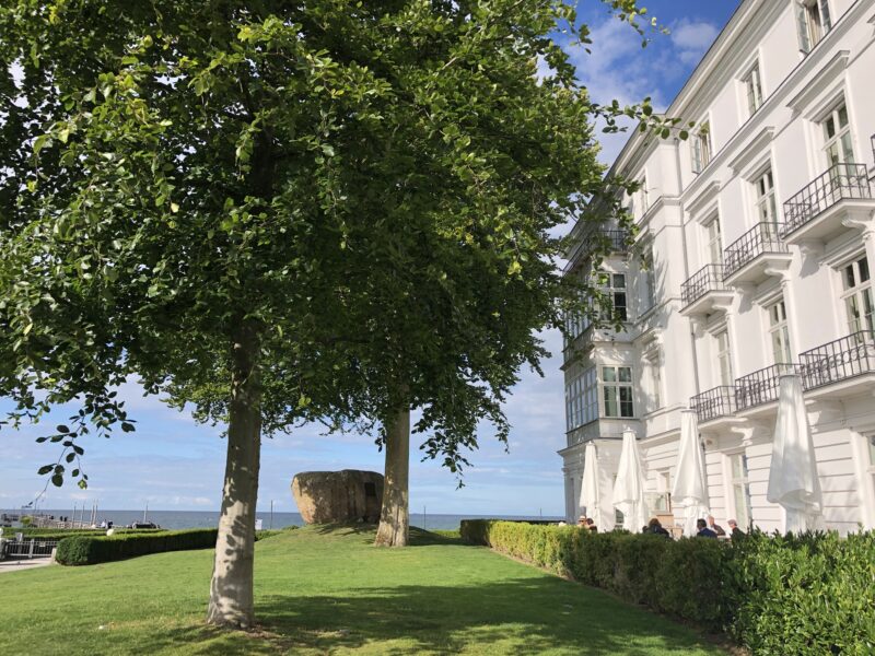 Die Bar-Terrasse von Heiligendamm ist ein magischer Ort - auch nüchtern betrachtet.