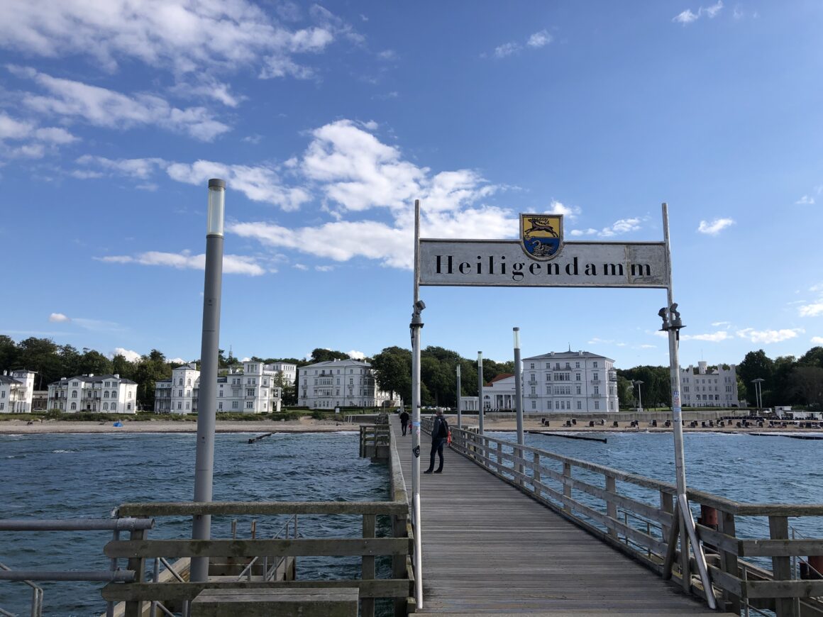 Die Seebrücke von Heiligendamm bietet die beste Sicht auf die Weiße Stadt am Meer.