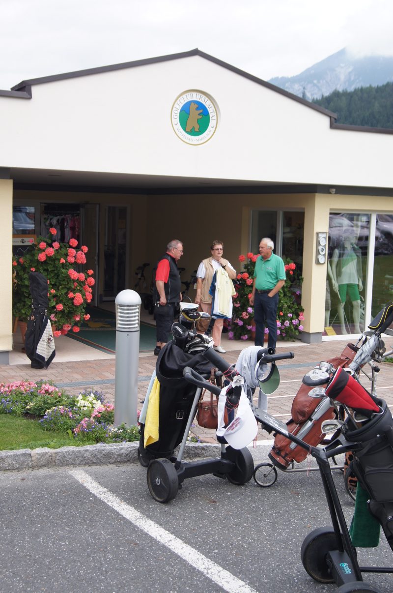 Gäste sind im Golfclub Urslautal willkommen