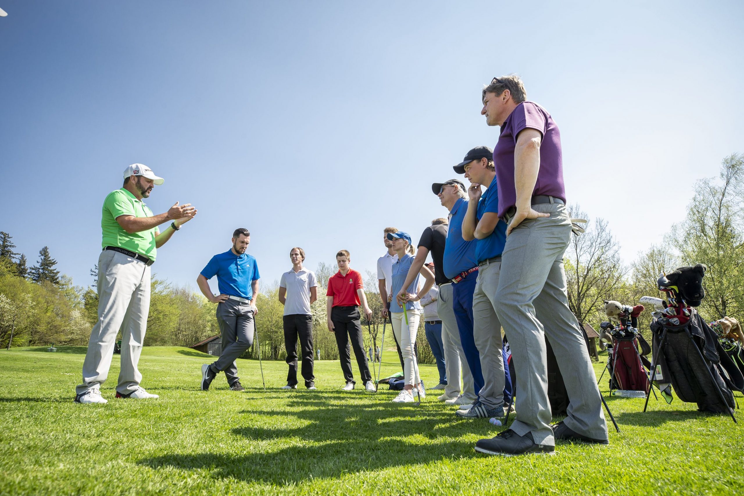 33 neue PGA Golfprofessionals