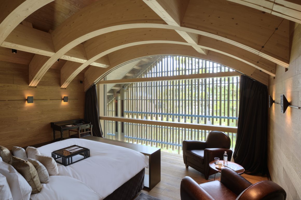 Urlaub in Andermatt: Golf, Ski und viel Freiheit Chedi Rooms Furka Suite Master Bedroom 02 -