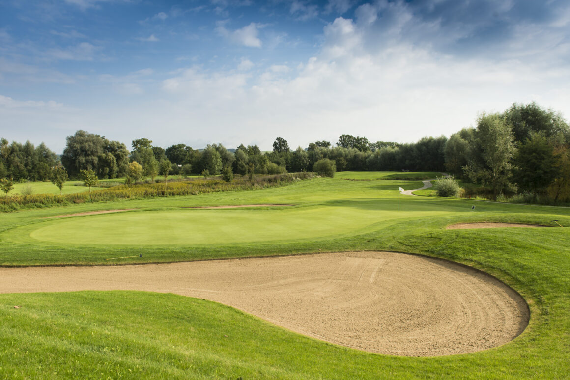 Das "Hartl Resort" wird "Quellness Golf Resort Bad Griesbach" Porsche Golf Course VS83754 -