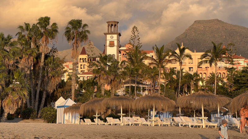 Das Hotel Bahia del Duque ist einem typischen Teneriffa-Dorf nachempfunden