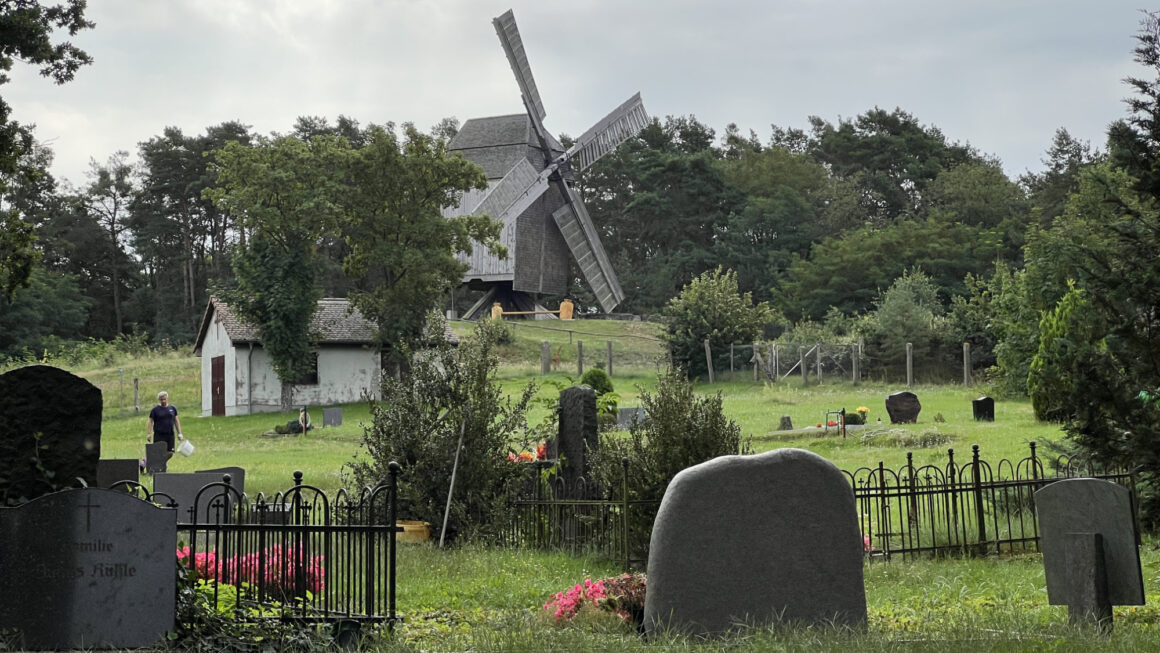 Die historische Bockwindmühle von Bamme lohnt einen Abstecher.