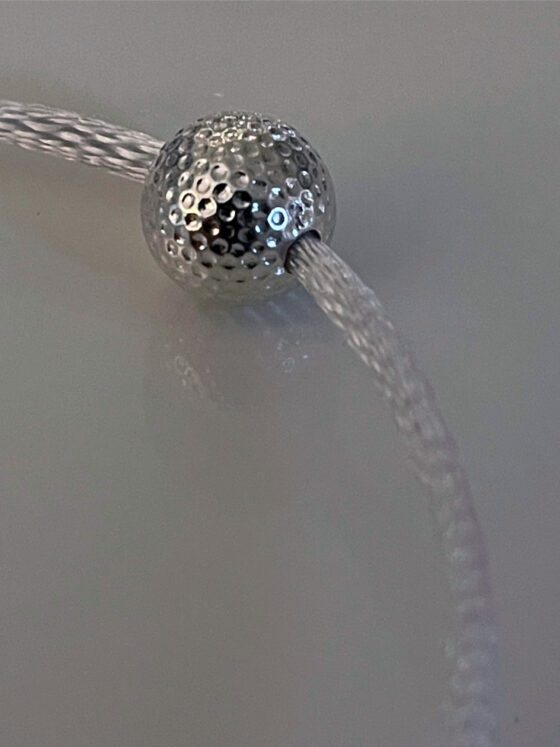 Golfschmuck: Silberner Golfball-Anhänger mit Kette