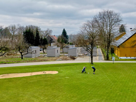 Tiny-Häusern am Golfclub Memmingen