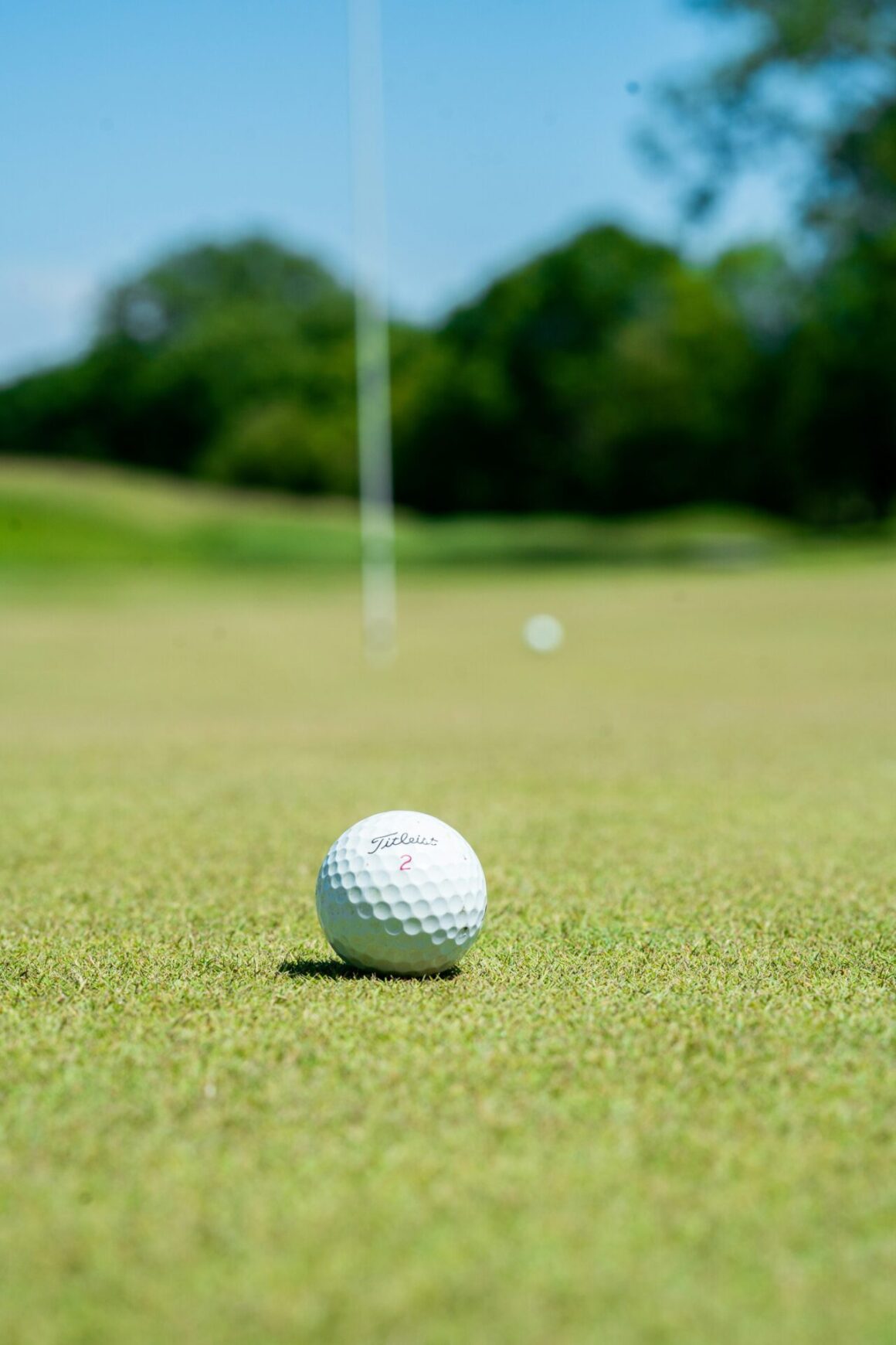 Golfball von Titleist.