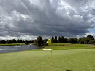 Die 16 ist ein herausforderndes Par 3.